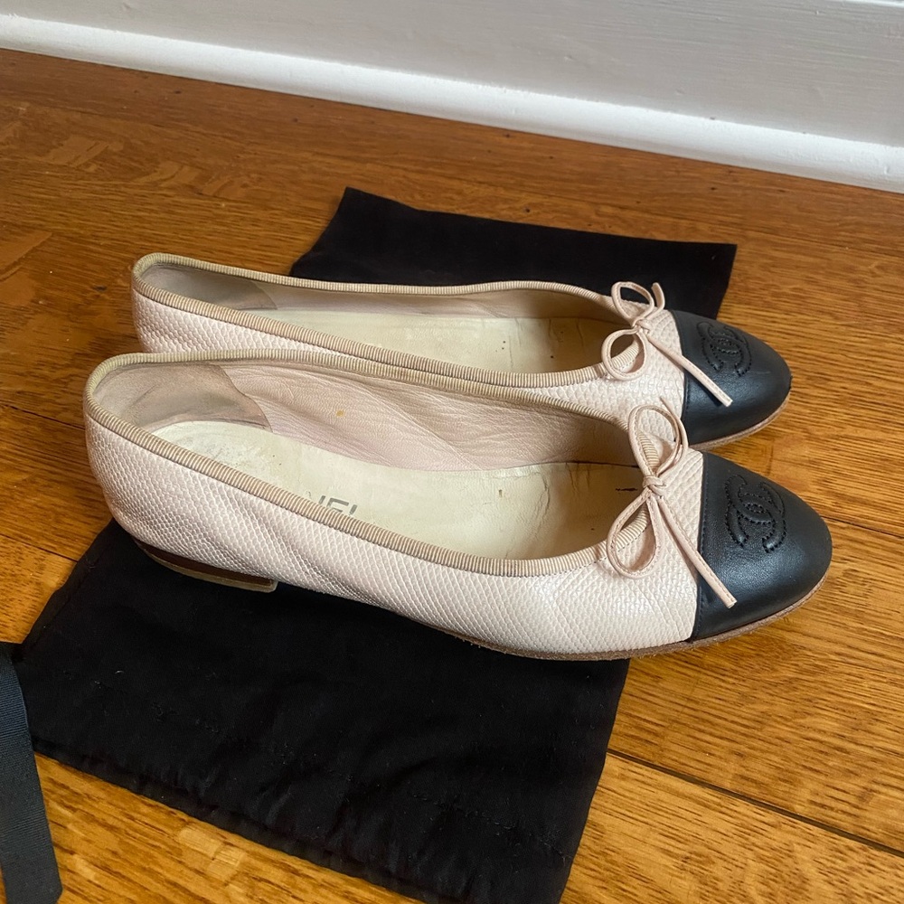 Chanel pale Pink and Black Women's Ballet Flats - Picture 5 of 6